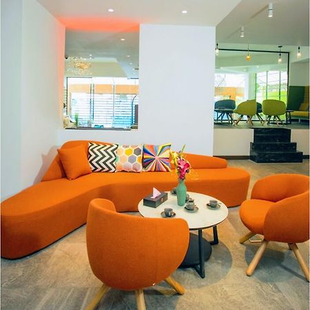 Hotel Omni Residency Дака Екстериор снимка