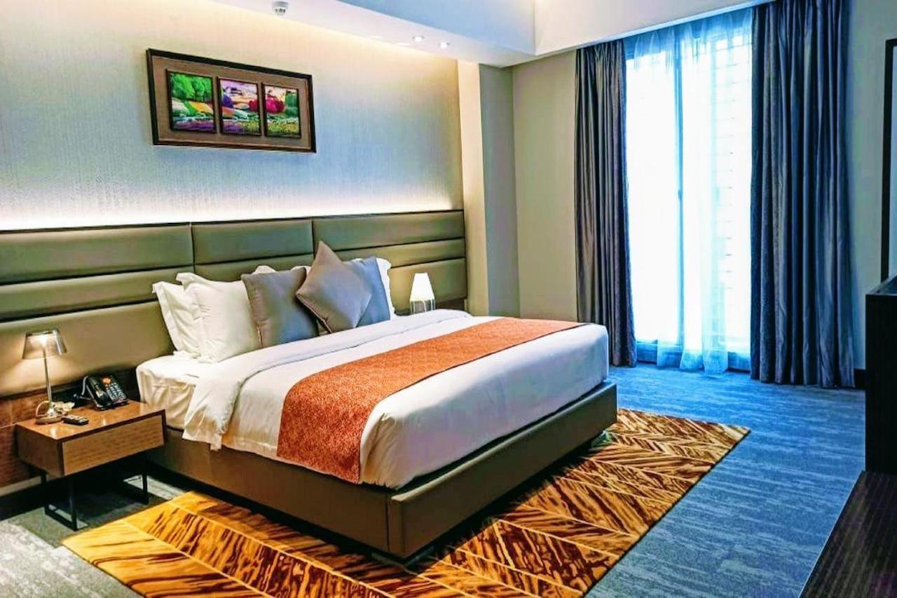 Hotel Omni Residency Дака Екстериор снимка