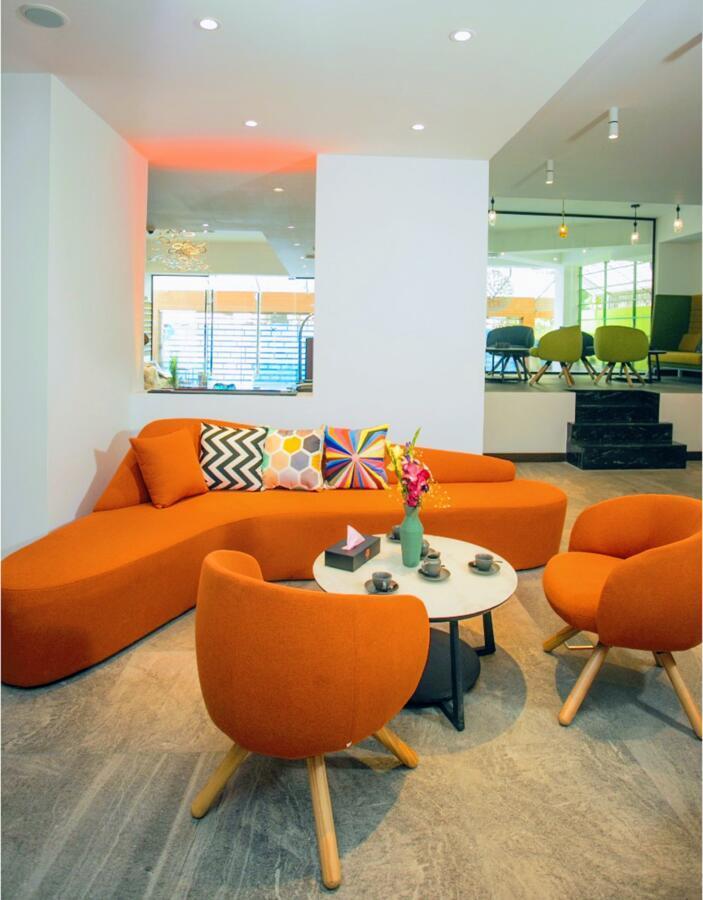 Hotel Omni Residency Дака Екстериор снимка