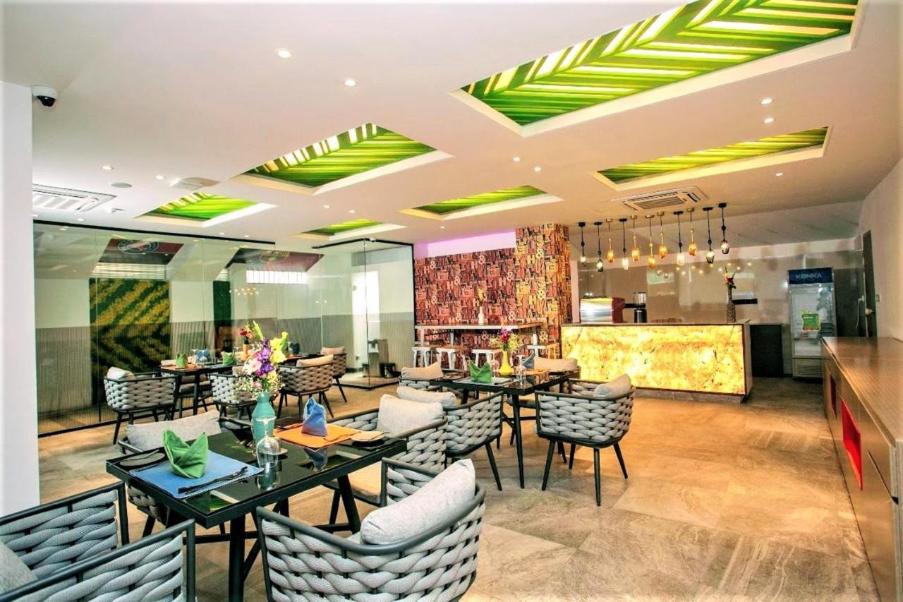 Hotel Omni Residency Дака Екстериор снимка