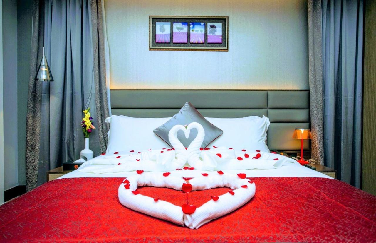 Hotel Omni Residency Дака Екстериор снимка