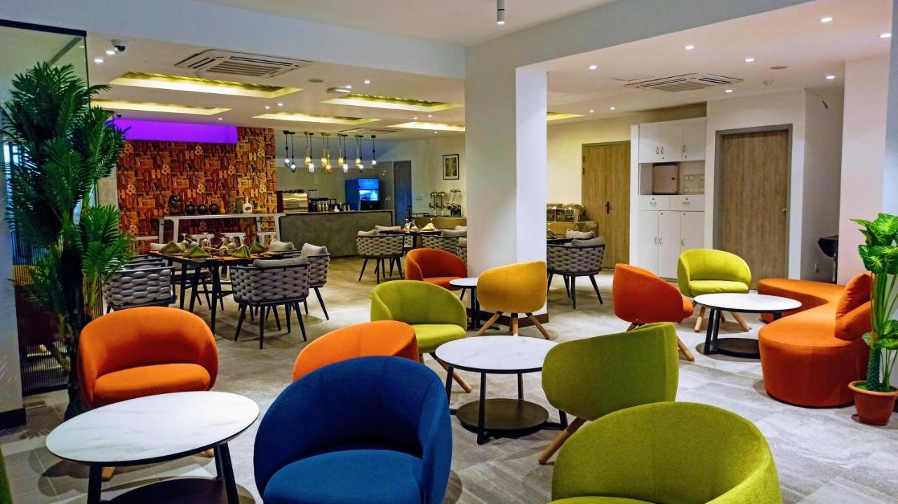 Hotel Omni Residency Дака Екстериор снимка