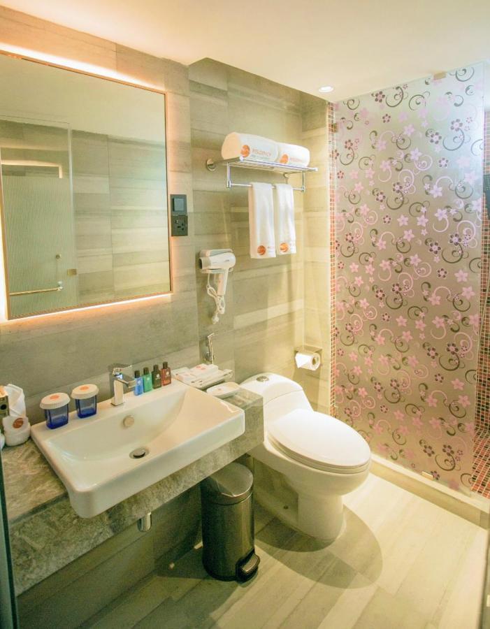 Hotel Omni Residency Дака Екстериор снимка